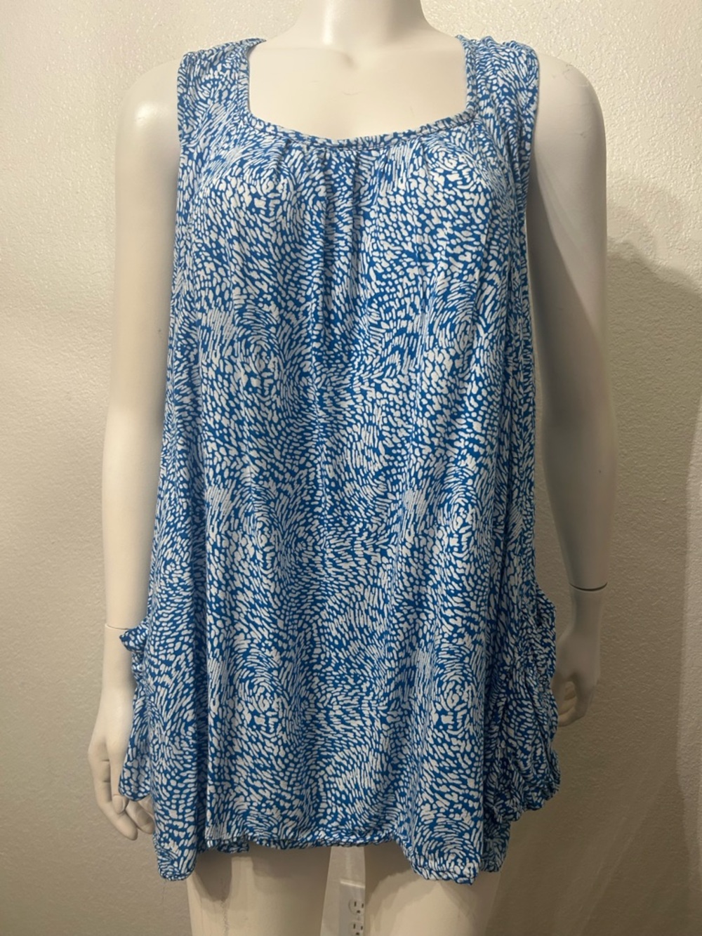 B+J Style Blue Printed Women's Tank Top with side pockets